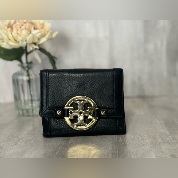 Tory Burch Amanda Trifold Black and Gold Pebbled Leather Wallet - Picture 1 of 5